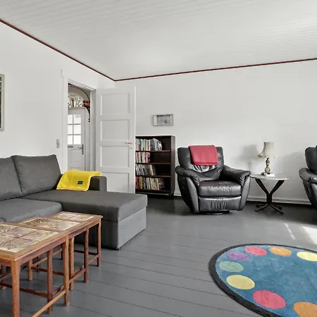 5 Bedroom Cozy In Prázdninový dům