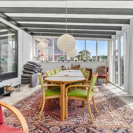 5 Bedroom Gorgeous In *