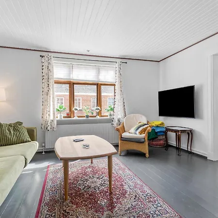 5 Bedroom Gorgeous In
